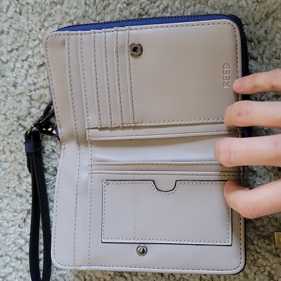 Reed Wallet / Wristlet - Picture 3 of 6